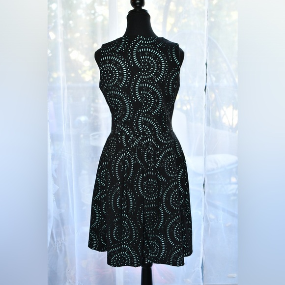 Calvin Klein size 4 Black Over Green Dress. - Picture 11 of 13